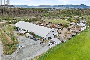 3830 Casorso Road - Photo 2