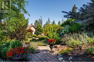 3672 Luxmoore Road - Photo 2