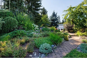 3672 Luxmoore Road - Photo 73