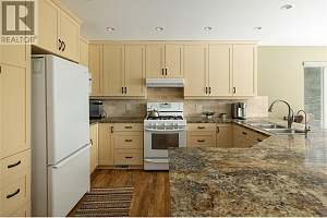 7868 Wallace Road - Photo 31