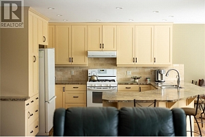 7868 Wallace Road - Photo 32