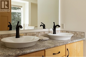 7868 Wallace Road - Photo 46