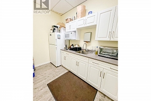 1635 Bertram Street - Photo 2