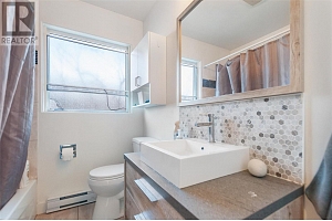 1611 Elm Street E - Photo 10