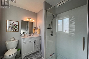 814 8 Avenue - Photo 14