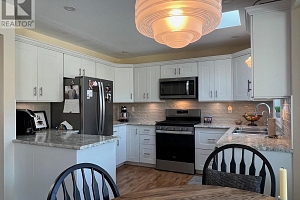 814 8 Avenue - Photo 16