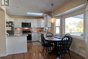 814 8 Avenue - Photo 18