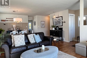 814 8 Avenue - Photo 4