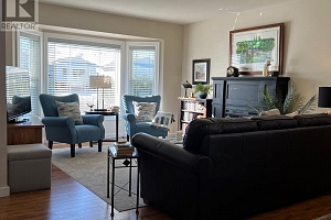 814 8 Avenue - Photo 5