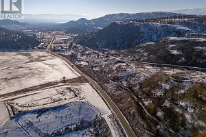 2040 Glenmore Road N - Photo 11