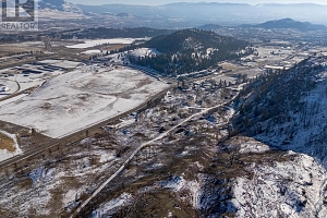 2040 Glenmore Road N - Photo 7