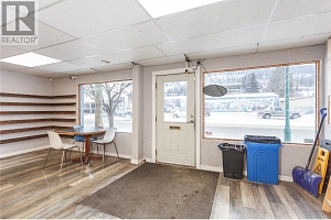 2037 Shuswap Avenue - Photo 12