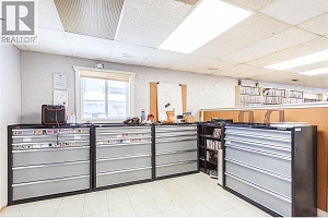 2037 Shuswap Avenue - Photo 14