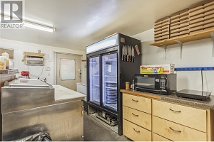 2037 Shuswap Avenue - Photo 17