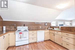 2037 Shuswap Avenue - Photo 21