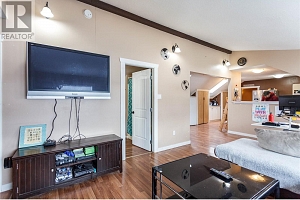 2037 Shuswap Avenue - Photo 22