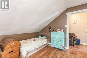 2037 Shuswap Avenue - Photo 28