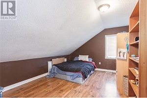 2037 Shuswap Avenue - Photo 29