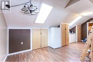 2037 Shuswap Avenue - Photo 30