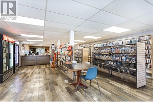 2037 Shuswap Avenue - Photo 9