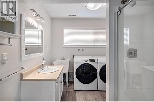 2571 Pineridge Place - Photo 19