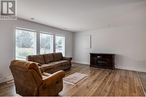 2571 Pineridge Place - Photo 3