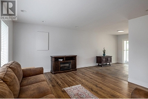 2571 Pineridge Place - Photo 4