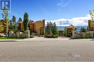 1795 Country Club Drive Unit# 128 - Photo 4