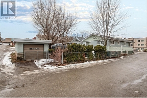 3004 37 Street - Photo 4