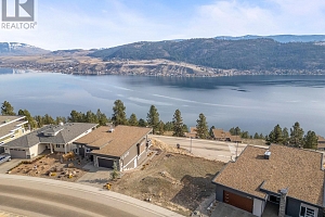 8836 Hampshire Crescent - Photo 3