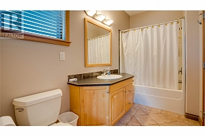 3473 Lakeview Place Unit# 203 - Photo 29