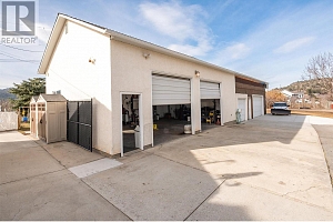 2547 Sexsmith Road - Photo 51