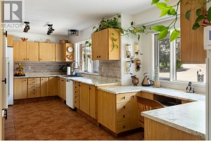 5620 Neil Road - Photo 32