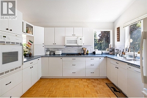 5620 Neil Road - Photo 68