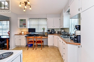 795 Elliot Avenue - Photo 3