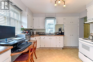 795 Elliot Avenue - Photo 5