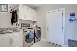 450 Predator Ridge Drive Unit# 1 - Photo 32
