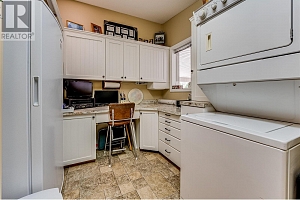 2727 Lakeshore Road Unit# 105 - Photo 32