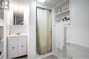 7880 Pleasant Valley Road - Photo 31