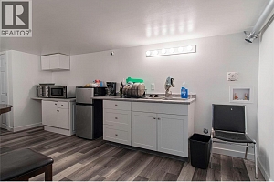 740 Waddington Drive Unit# 11 - Photo 9