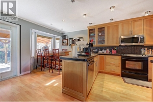 1129 Hudson Road - Photo 5
