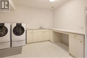 880 CHRISTINA Place Unit# 25 - Photo 33