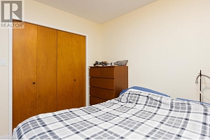 255 Holbrook Road W - Photo 36