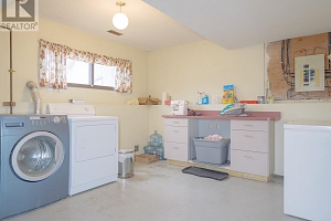 5715 Richards Crescent - Photo 18