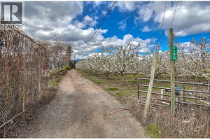 2990 Dunster Road - Photo 36