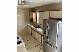 1909 43 Street - Photo 10