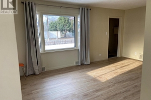 1909 43 Street - Photo 13