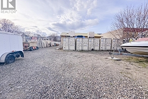 1909 43 Street - Photo 2