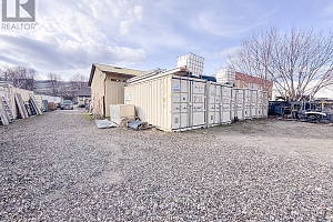 1909 43 Street - Photo 4