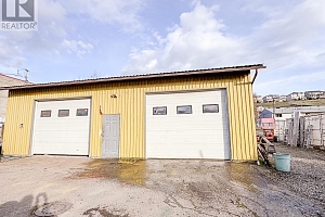 1909 43 Street - Photo 5